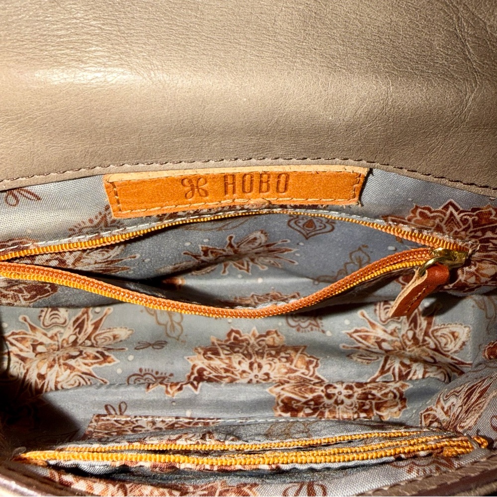 HOBO Taupe Tan Leather Crossbody Bag Soft Foldover Flap Magnetic Closure - Picture 9 of 15